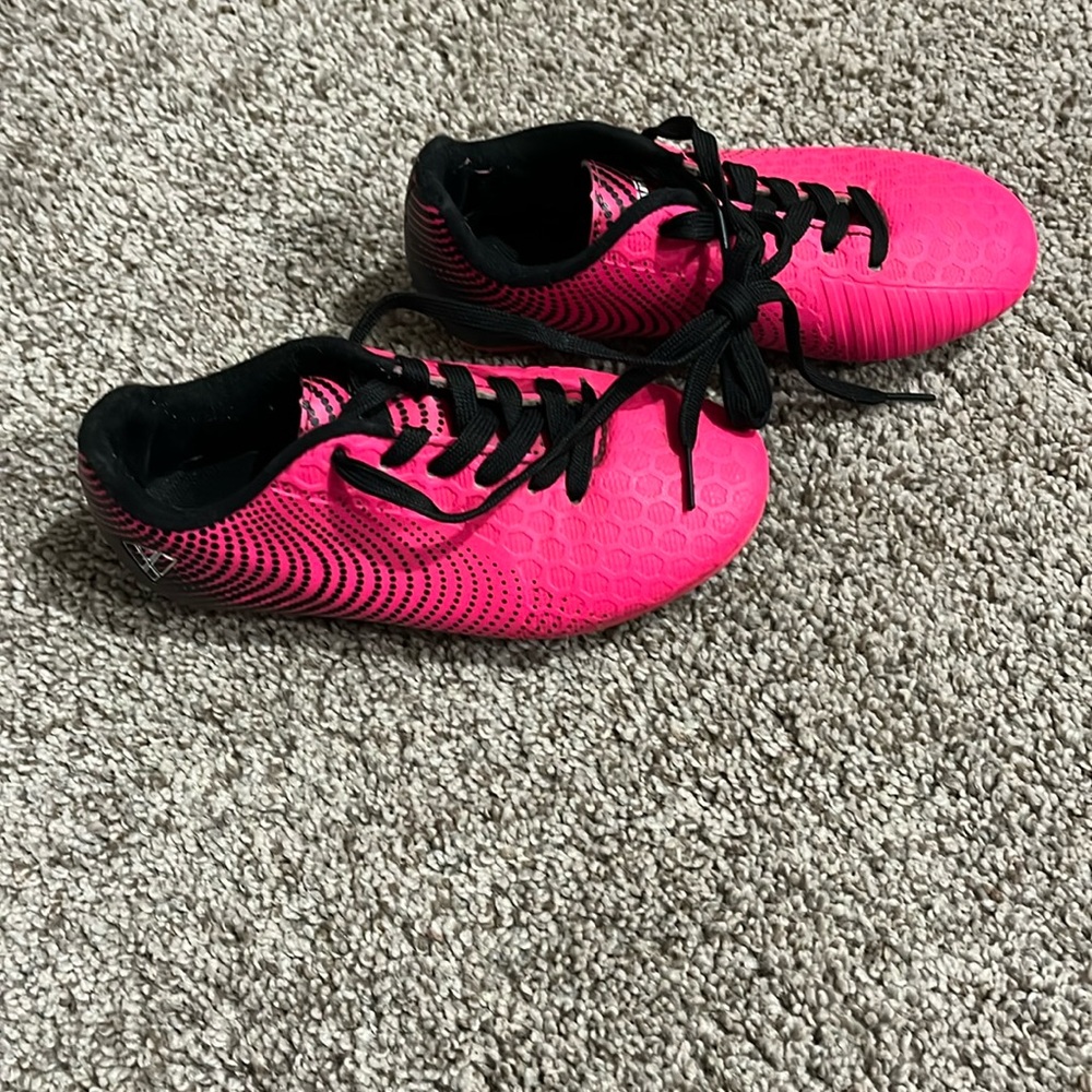 EUC Soccer Cleats size 11.5c HOT PINK AND BLACK